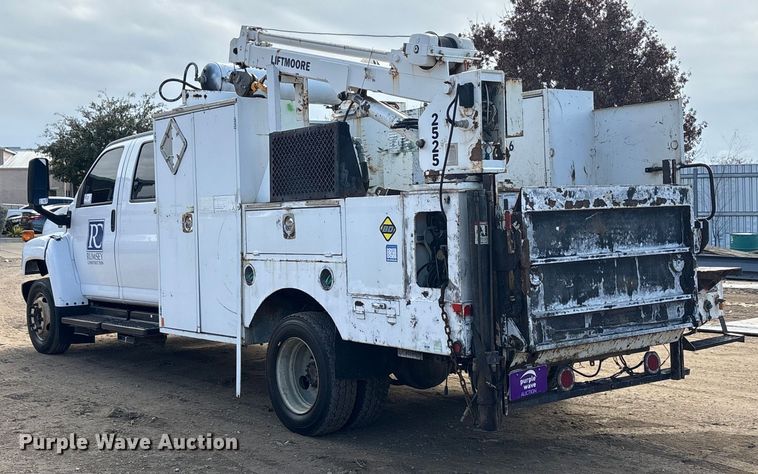 image for item EA7921 2009 Chevrolet C5500 Crew Cab utility / service truck