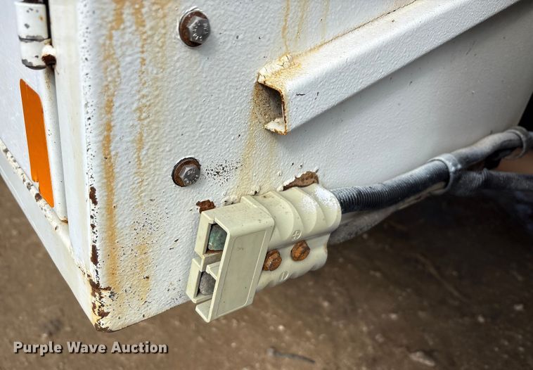 image for item EA7921 2009 Chevrolet C5500 Crew Cab utility / service truck