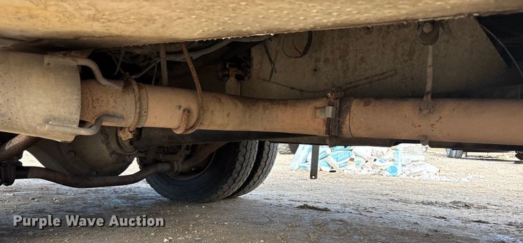 image for item EA7921 2009 Chevrolet C5500 Crew Cab utility / service truck