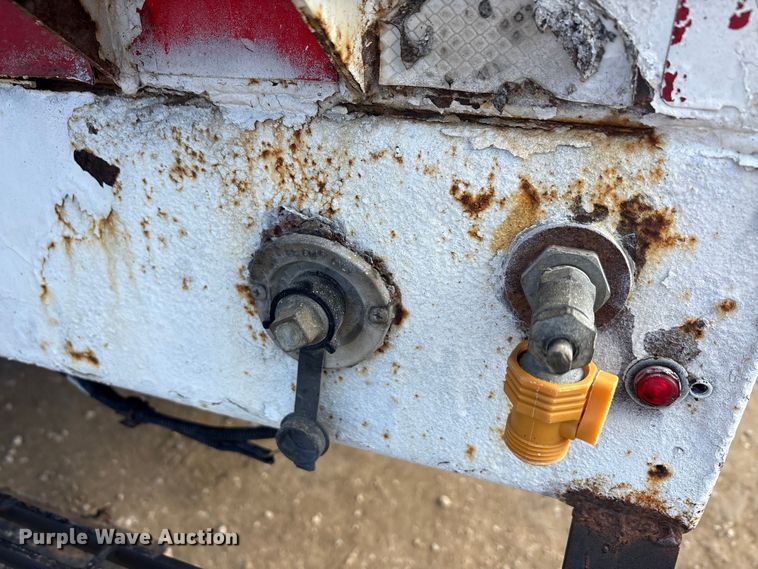 image for item EA7921 2009 Chevrolet C5500 Crew Cab utility / service truck