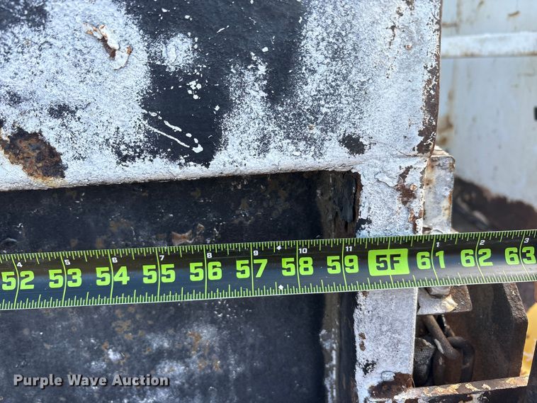 image for item EA7921 2009 Chevrolet C5500 Crew Cab utility / service truck