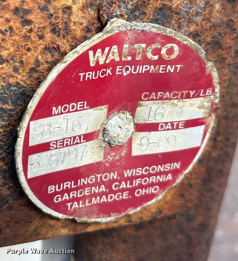 image for item EA7921 2009 Chevrolet C5500 Crew Cab utility / service truck