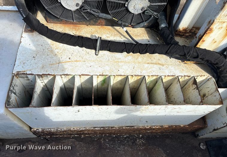 image for item EA7921 2009 Chevrolet C5500 Crew Cab utility / service truck