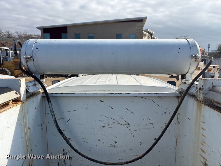 image for item EA7921 2009 Chevrolet C5500 Crew Cab utility / service truck