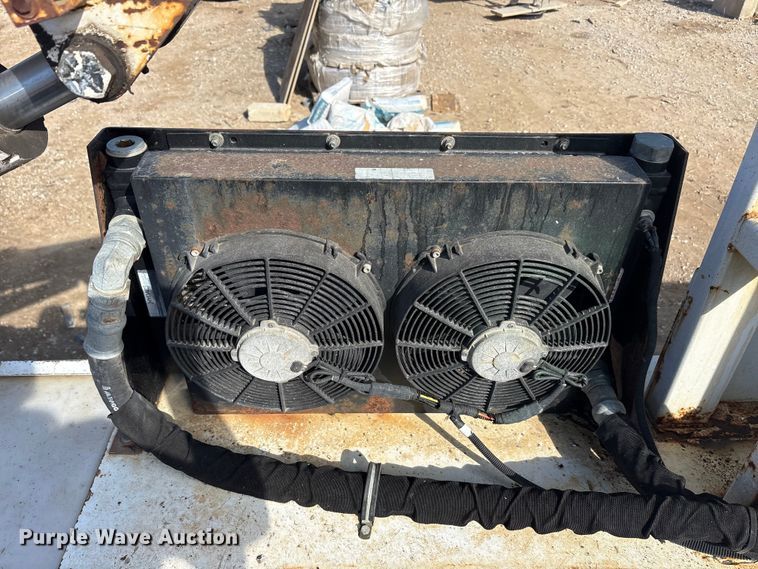 image for item EA7921 2009 Chevrolet C5500 Crew Cab utility / service truck