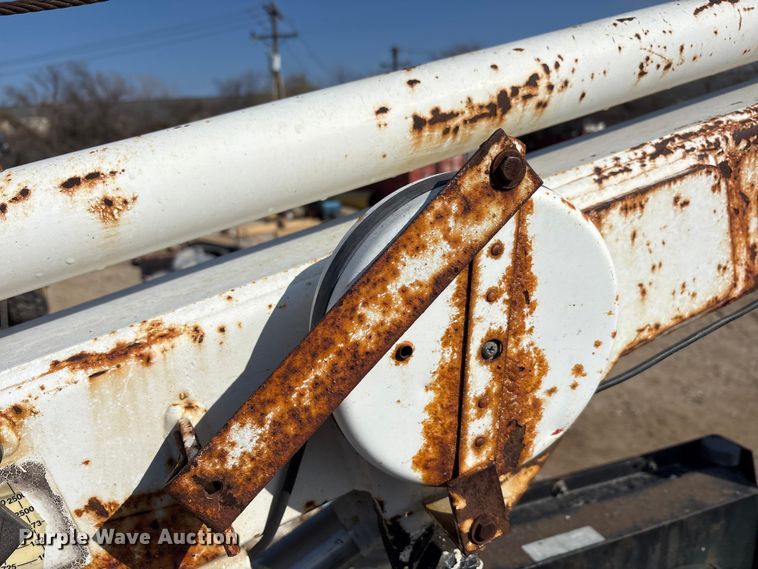 image for item EA7921 2009 Chevrolet C5500 Crew Cab utility / service truck