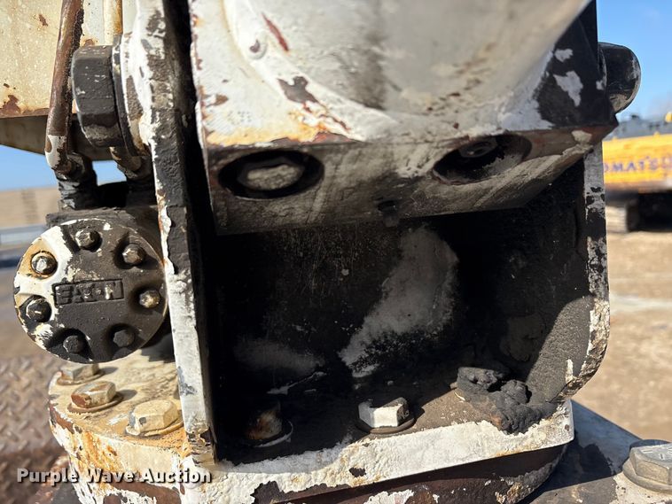 image for item EA7921 2009 Chevrolet C5500 Crew Cab utility / service truck