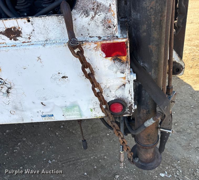 image for item EA7921 2009 Chevrolet C5500 Crew Cab utility / service truck