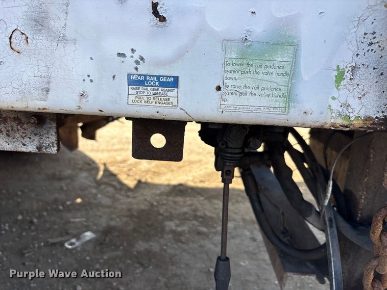 image for item EA7921 2009 Chevrolet C5500 Crew Cab utility / service truck