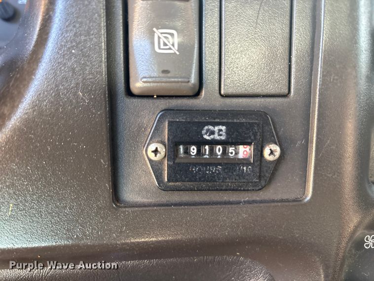 image for item EA7921 2009 Chevrolet C5500 Crew Cab utility / service truck