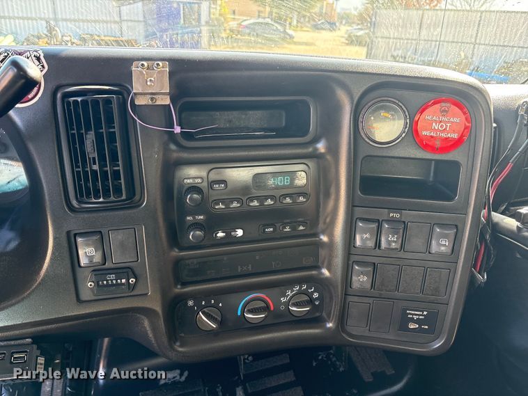 image for item EA7921 2009 Chevrolet C5500 Crew Cab utility / service truck