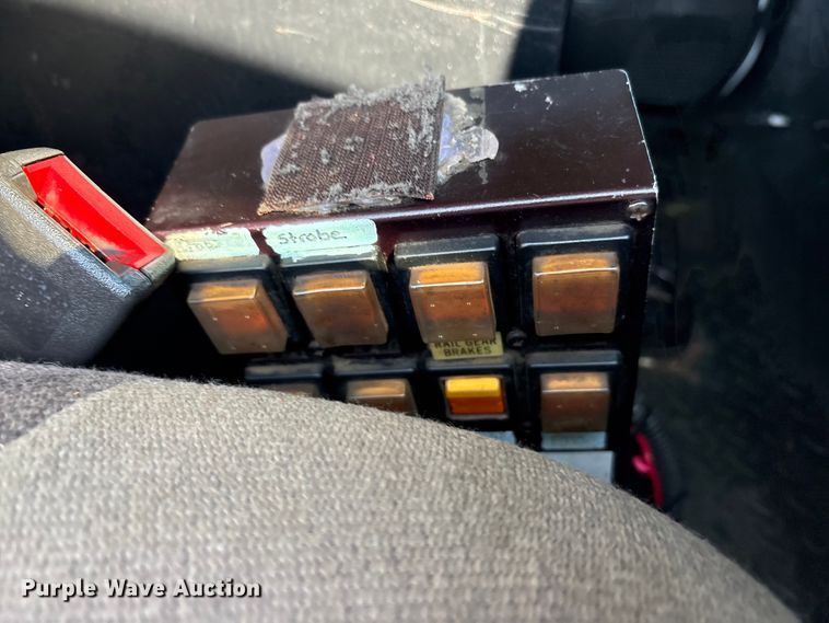 image for item EA7921 2009 Chevrolet C5500 Crew Cab utility / service truck