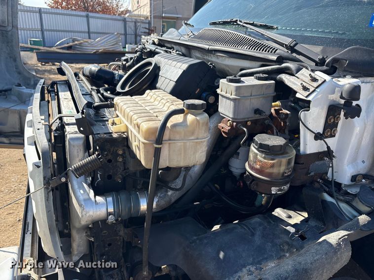 image for item EA7921 2009 Chevrolet C5500 Crew Cab utility / service truck