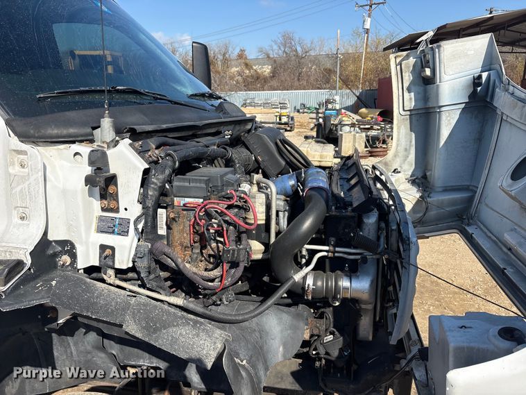 image for item EA7921 2009 Chevrolet C5500 Crew Cab utility / service truck