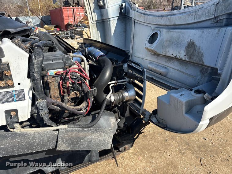 image for item EA7921 2009 Chevrolet C5500 Crew Cab utility / service truck