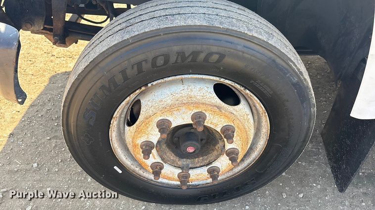 image for item EA7921 2009 Chevrolet C5500 Crew Cab utility / service truck