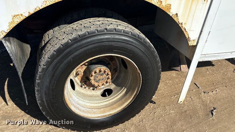 image for item EA7921 2009 Chevrolet C5500 Crew Cab utility / service truck