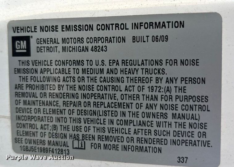 image for item EA7921 2009 Chevrolet C5500 Crew Cab utility / service truck