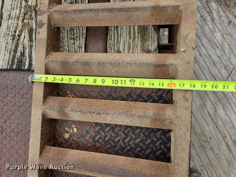 image for item EB1239 1999 Pride of Nebraska equipment trailer