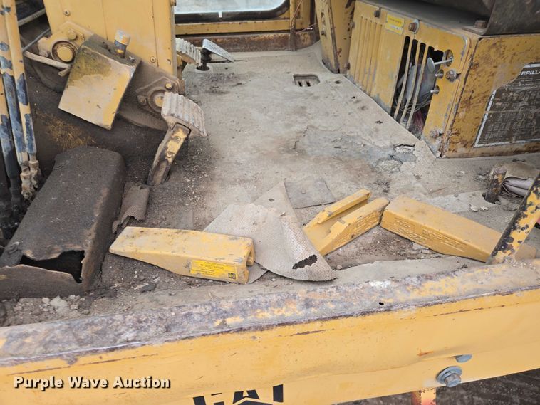 image for item EB1241 1979 Caterpillar 140G motor grader