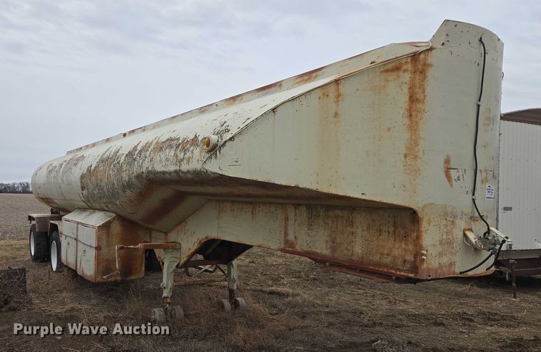 image for item EB1243 1955 TrailMobile tank trailer