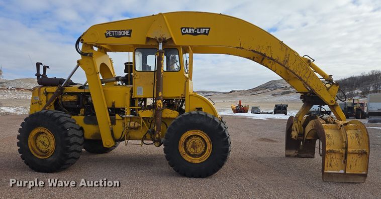 image for item EB1260 Pettibone Cary-Lift 204 material handler