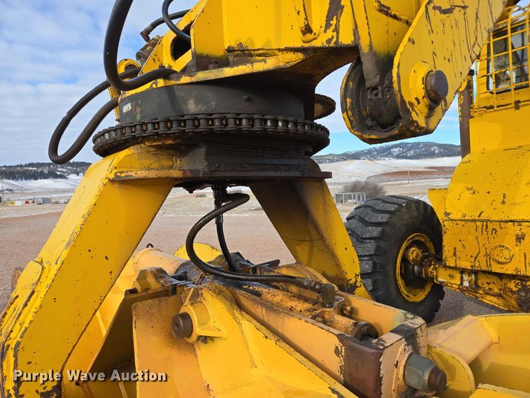 image for item EB1260 Pettibone Cary-Lift 204 material handler