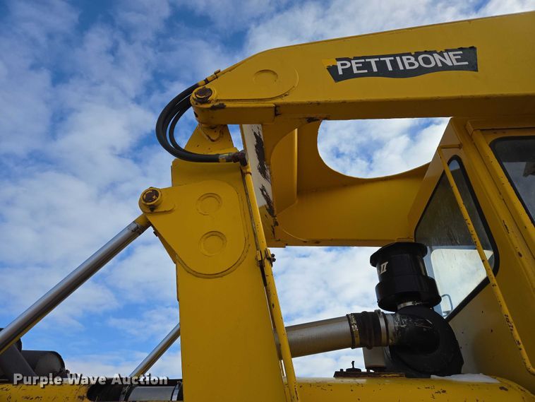 image for item EB1260 Pettibone Cary-Lift 204 material handler