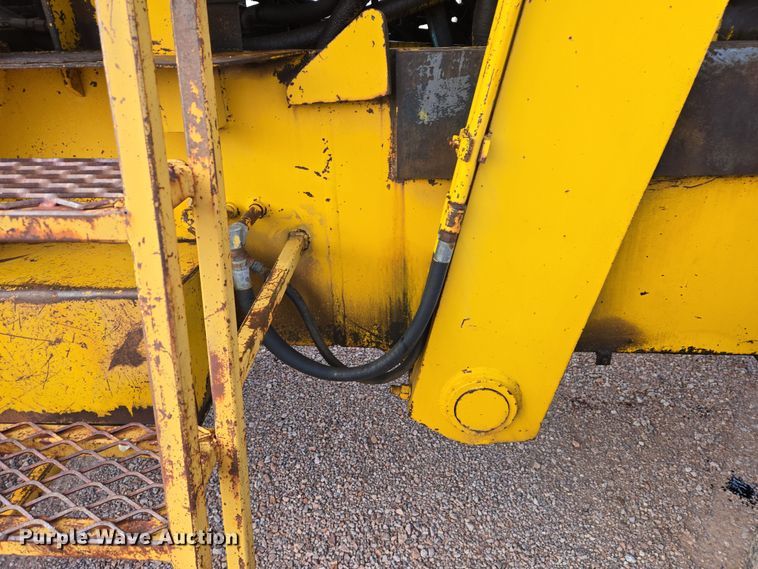 image for item EB1260 Pettibone Cary-Lift 204 material handler