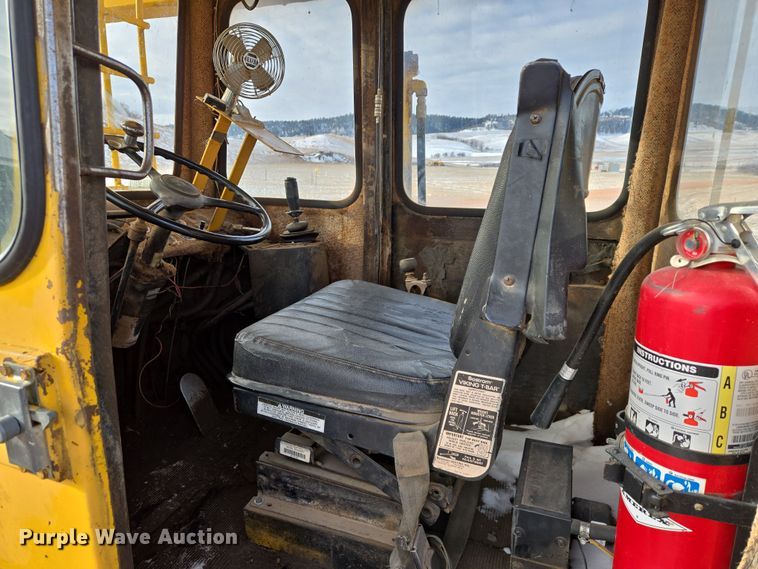 image for item EB1260 Pettibone Cary-Lift 204 material handler