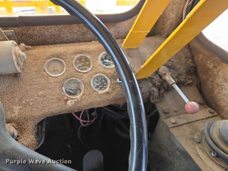 image for item EB1260 Pettibone Cary-Lift 204 material handler