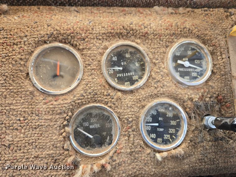 image for item EB1260 Pettibone Cary-Lift 204 material handler