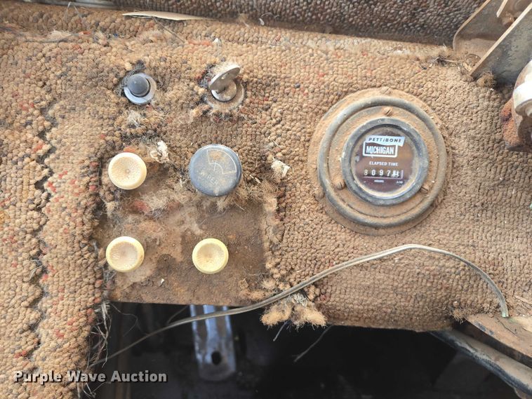 image for item EB1260 Pettibone Cary-Lift 204 material handler