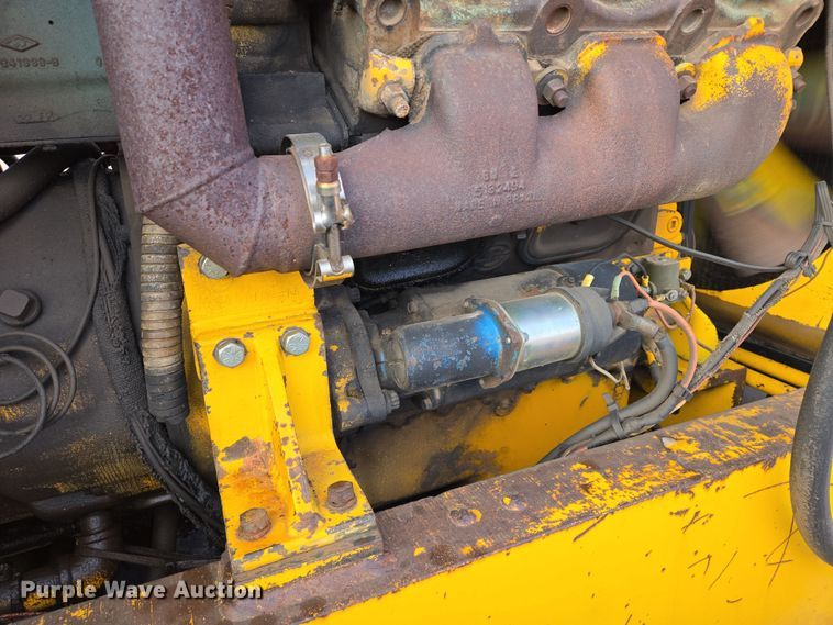 image for item EB1260 Pettibone Cary-Lift 204 material handler