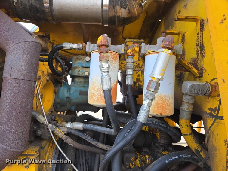 image for item EB1260 Pettibone Cary-Lift 204 material handler