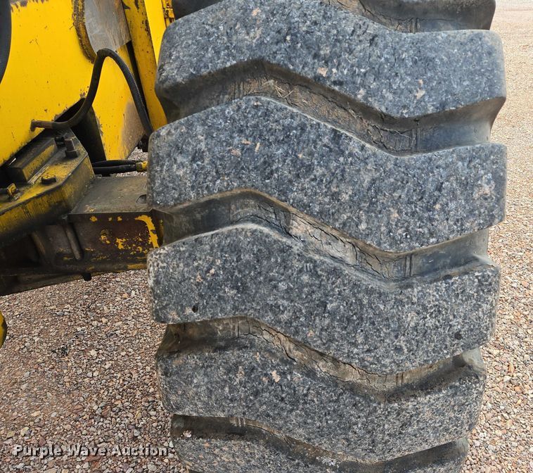 image for item EB1260 Pettibone Cary-Lift 204 material handler