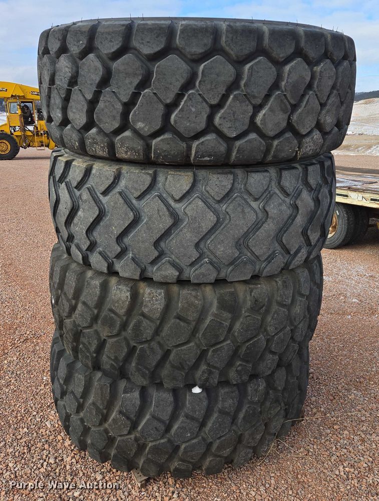 image for item EB1260 Pettibone Cary-Lift 204 material handler