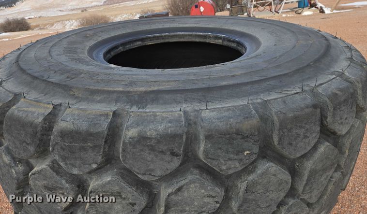 image for item EB1260 Pettibone Cary-Lift 204 material handler