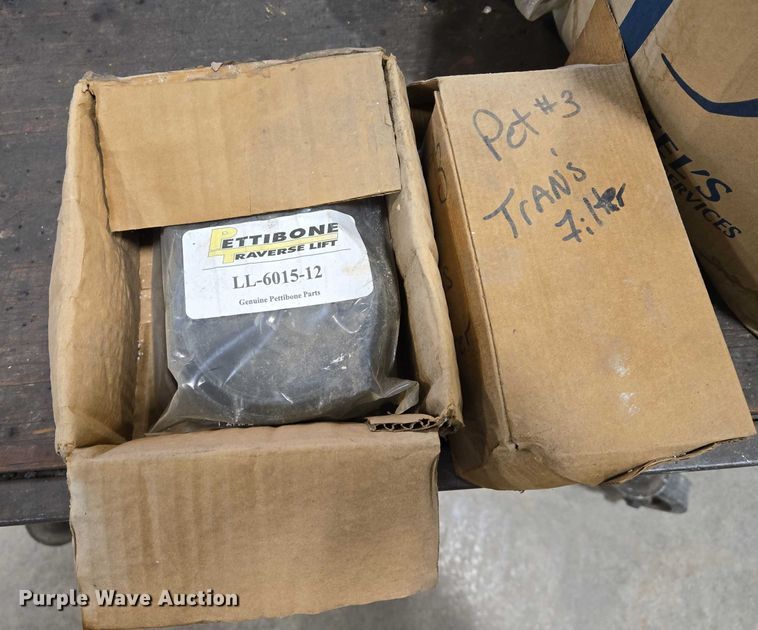 image for item EB1260 Pettibone Cary-Lift 204 material handler