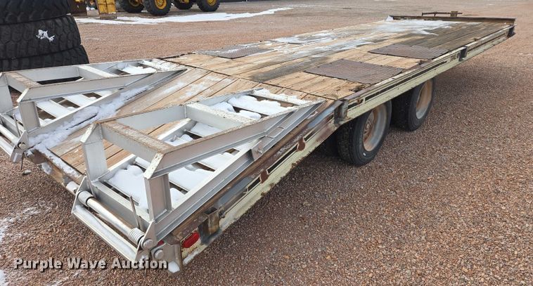image for item EB1261 1987 Trail King TK40-2400 equipment trailer