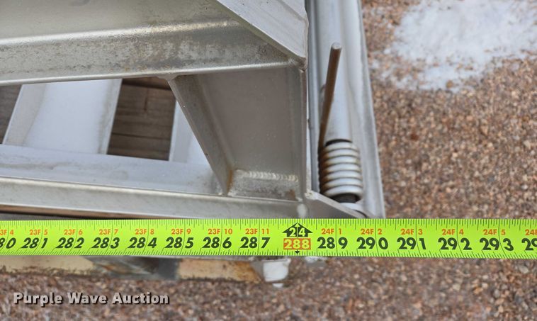 image for item EB1261 1987 Trail King TK40-2400 equipment trailer