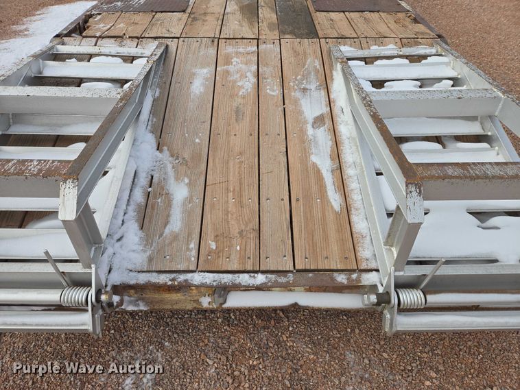 image for item EB1261 1987 Trail King TK40-2400 equipment trailer