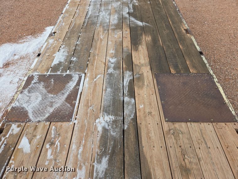 image for item EB1261 1987 Trail King TK40-2400 equipment trailer