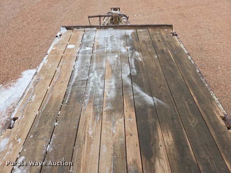 image for item EB1261 1987 Trail King TK40-2400 equipment trailer