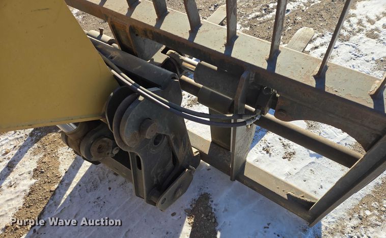 image for item EB1263 2005 Caterpillar TH580B telehandler