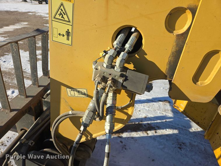 image for item EB1263 2005 Caterpillar TH580B telehandler