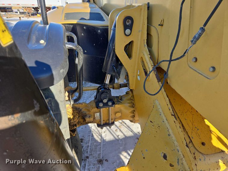 image for item EB1263 2005 Caterpillar TH580B telehandler