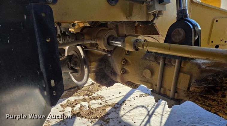 image for item EB1263 2005 Caterpillar TH580B telehandler