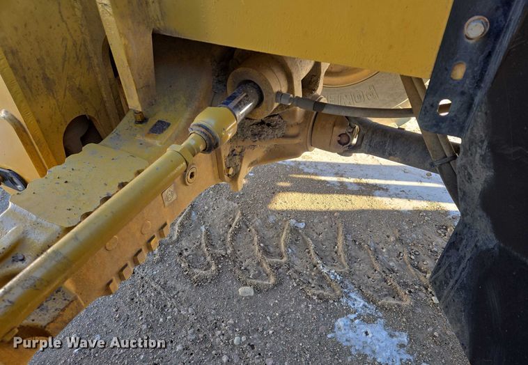 image for item EB1263 2005 Caterpillar TH580B telehandler