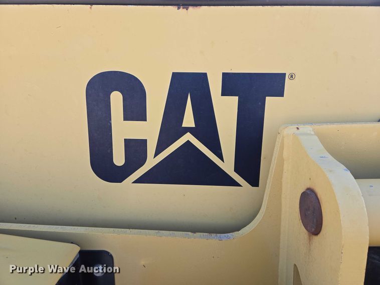 image for item EB1263 2005 Caterpillar TH580B telehandler